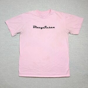 Blazy Susan Mens T-Shirt Size Medium Pink Script Logo Graphic Short Sleeve Tee